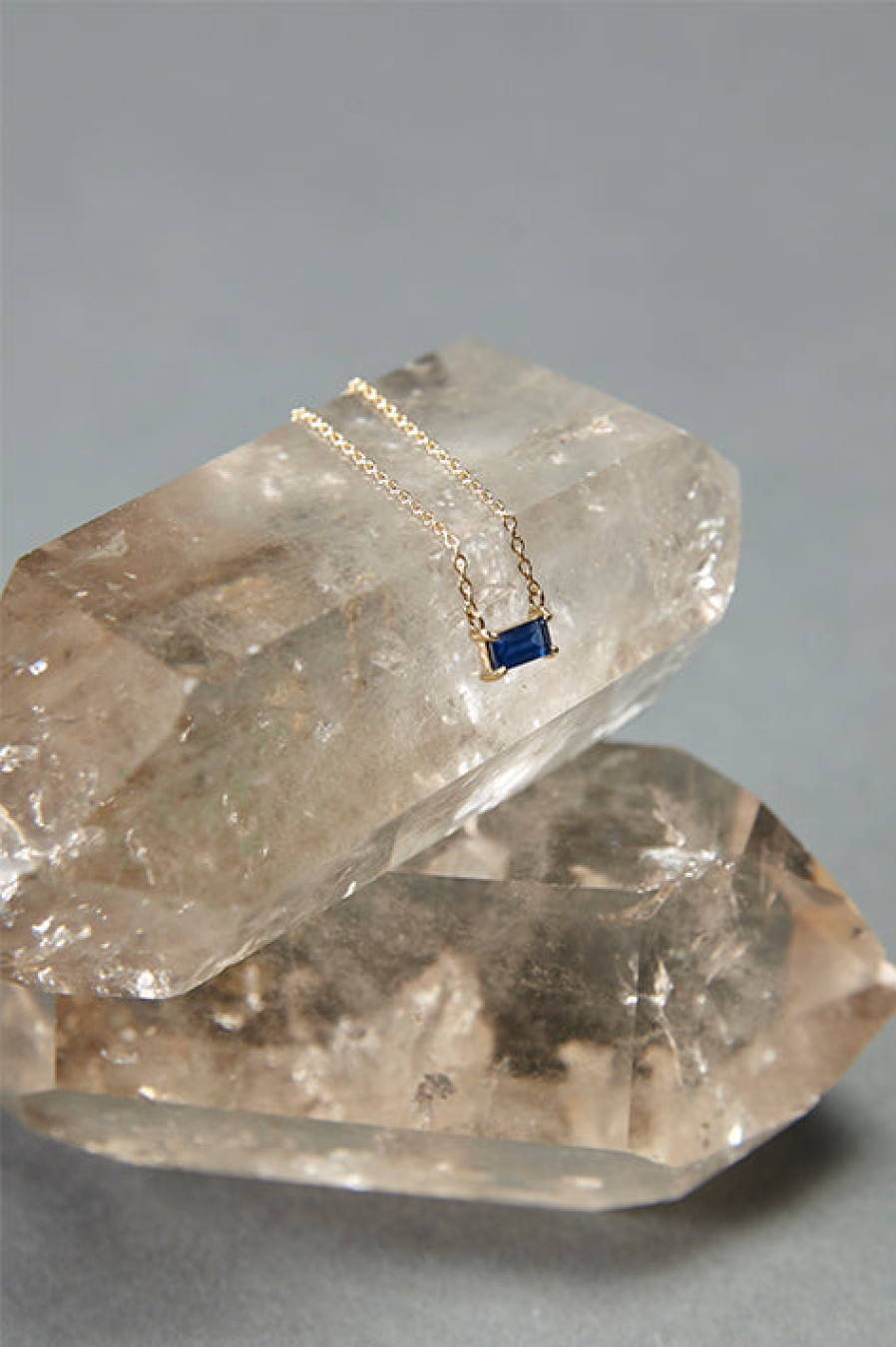 Eriness | Solitaire Blue Sapphire Necklace