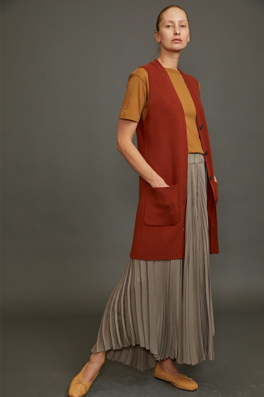 Soyer x Des Kohan | Cardigan With Detachable Cape In Rust