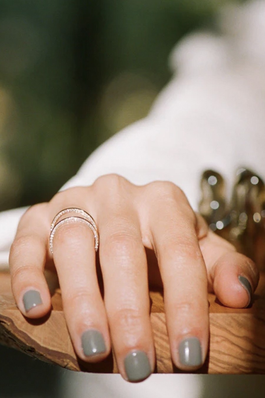 Gabriela Artigas | Gold Circle Ring With White Pave Diamonds