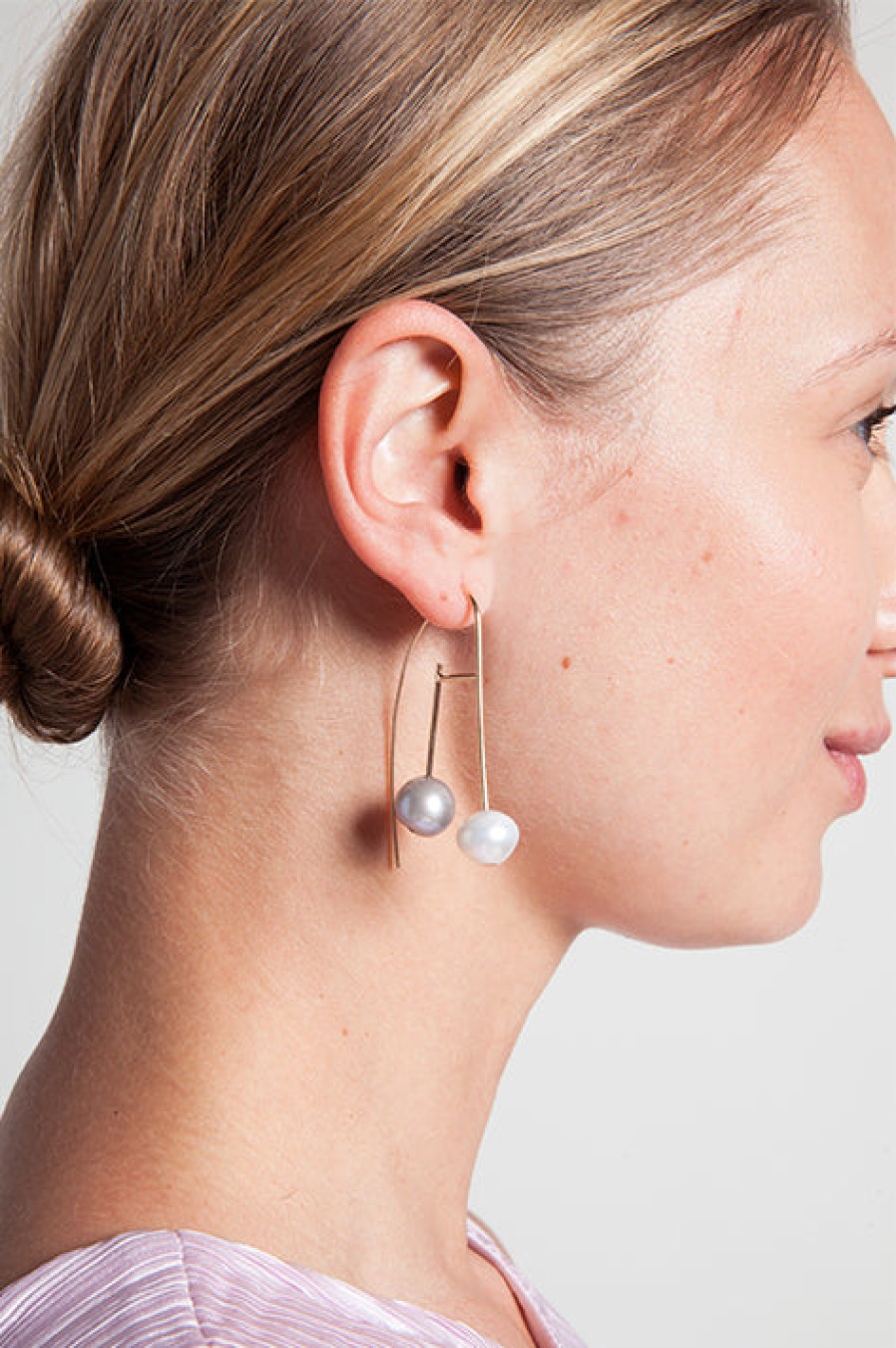 Aesa | Allium Frost 14K Freshwater + Grey Pearl Earrings