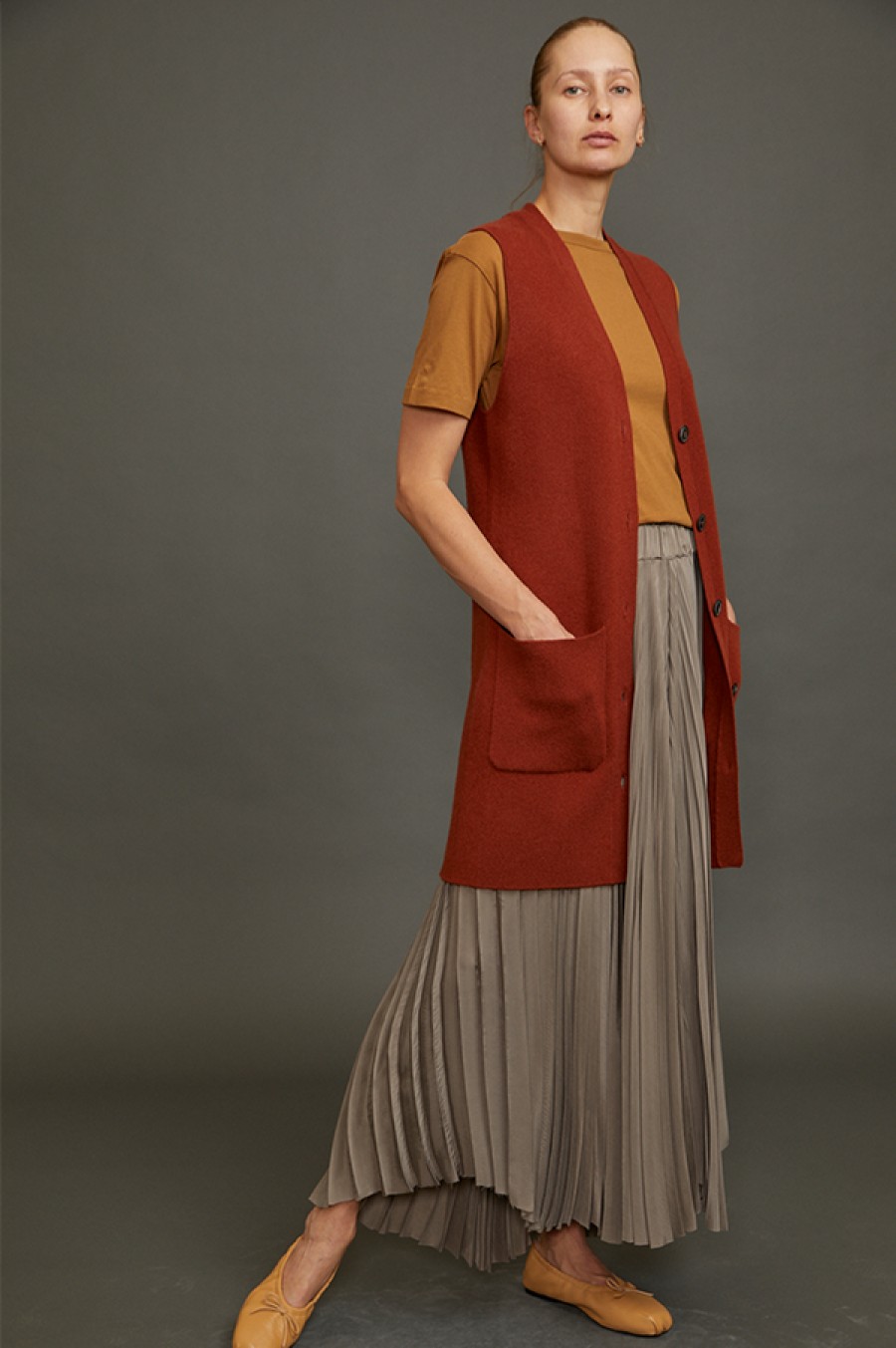 Soyer x Des Kohan | Cardigan With Detachable Cape In Rust