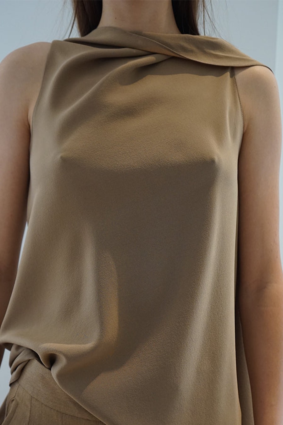 Dusan | Asymmetric Top